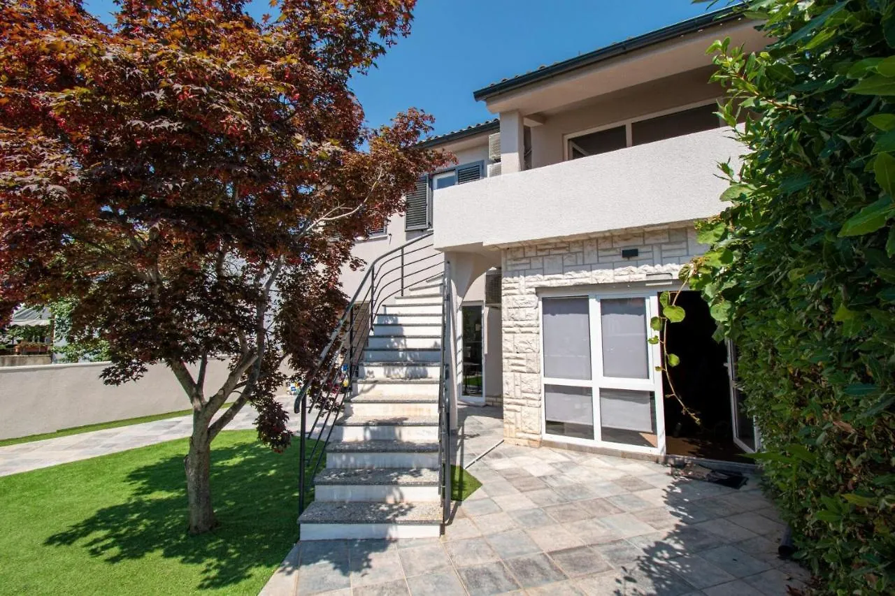 House Suzana Villa Banjole 0*,  Croatia