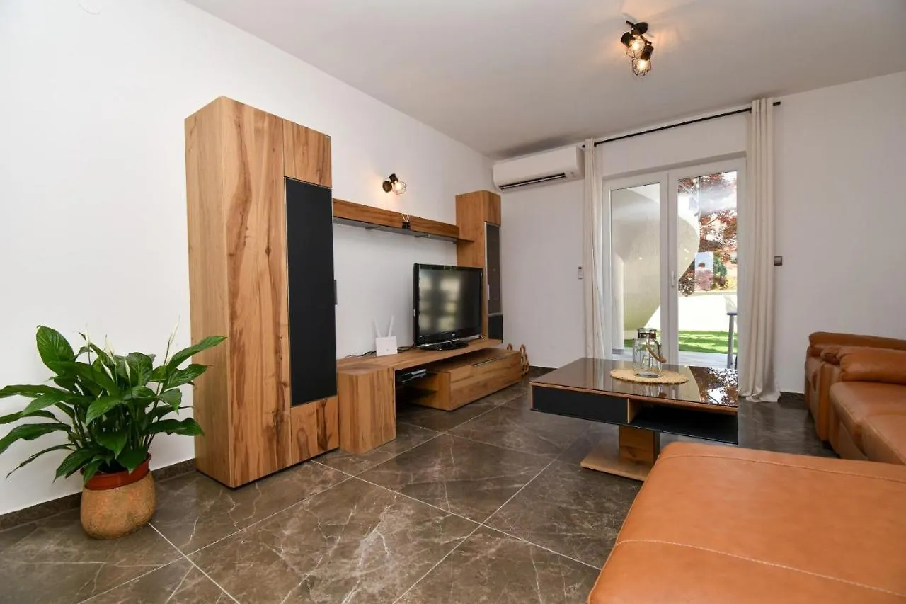 House Suzana Villa Banjole 0*,  Croatia
