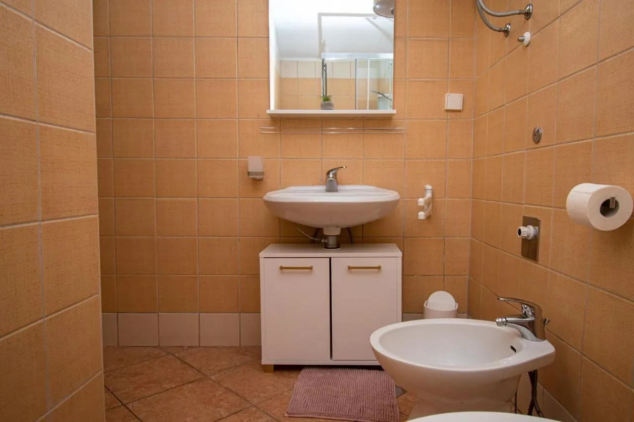 House Suzana Villa Banjole 0*,  Croatia